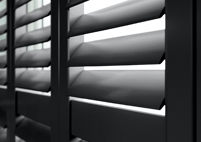 Kensington, Onyx Black - Tier on Tier Twist&Fit Plantation Shutter - Image 4